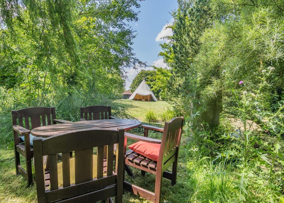 Apple Mount Retreat 호텔 라벤햄 외부 사진